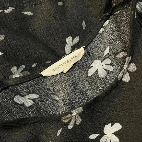 Grade&Gather | Cropped Floral Babydoll Peplum Blouse - Picture 7 of 9